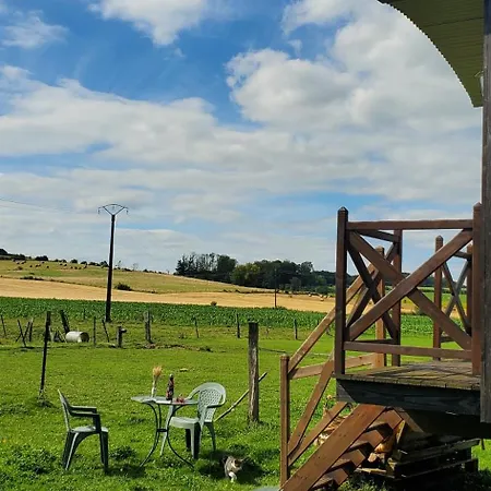 Luxe tent Roulotte De La Ferme Les Chenevieres